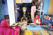 Geschäft in einem Dorf auf dem Land; Rajasthan, Indien
