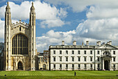 Kapelle des Kings College und das Gibbs-Gebäude; Cambridge, Cambridgeshire, England