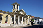 Die alte Kornbörse, jetzt das Discovery Centre; Winchester, Hampshire, England.