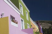 Helle, vielfarbige Häuser in der Wale Street; Kapstadt, Südafrika