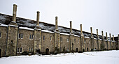 St. Cross Hospital im Schnee; Winchester, Hampshire, England