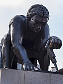 Statue von Isaac Newton, Britische Bibliothek; London, England.