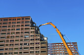 Gebäude wird abgerissen, Kilburn; London, England