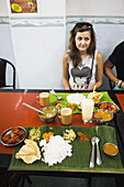 Indisches Essen in einem lokalen Restaurant in der Gegend von Georgetown Little India; Penang, Malaysia