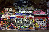 Graffiti-Kunst im Graffiti-Tunnel in der Leake Street; London, England.