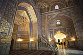 Moschee innen, Tillya Kari Madrassa, Registan-Platz; Samarkand, Usbekistan.