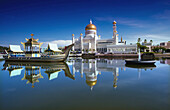 Sultan Omar Ali Saifuddien Moschee; Bandar Seri Begawan, Brunei.