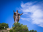 Die hoch aufragende Statue von Jesus Christus überblickt das Kap Fatucama; Timor-Leste