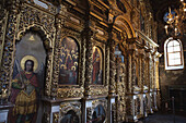 Innenraum der Tor-Kirche der Dreifaltigkeit in der Pecherska Lawra (Höhlenkloster); Kiew, Ukraine.
