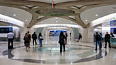 Innenansicht von Grand Central Madison, einem Nahverkehrsterminal unter dem Grand Central Terminal, für die Long Island Rail Road (LIRR) in New York City, Vereinigte Staaten von Amerika, Nordamerika