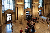 Innenseite des Eingangs zur New York Public Library (NYPL), der zweitgrößten Bibliothek der USA und der viertgrößten der Welt, New York City, Vereinigte Staaten von Amerika, Nordamerika
