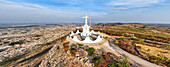 Luftaufnahme der Christus-König-Statue, Blick auf Lubango, Angola, Afrika
