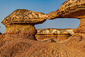 Sandsteinbogen, Wüste Namibe (Namib), Iona-Nationalpark, Namibe, Angola, Afrika