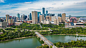 Luftaufnahme der Skyline von Edmonton, Alberta, Kanada, Nordamerika