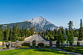 The town of Banff with Cascade Mountain in the background, Alberta, Rocky Mountains, Canada, North America