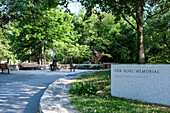 Blick auf den Franklin D. Roosevelt Four Freedoms Park, eine Gedenkstätte für Franklin D. Roosevelt, die die in seiner Rede zur Lage der Nation 1941 formulierten vier Freiheiten feiert, Roosevelt Island, New York City, Vereinigte Staaten von Amerika, Nordamerika