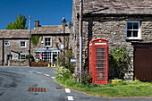 Das schöne Dorf Thwaite, Swaledale, Yorkshire Dales National Park, Yorkshire, England, Vereinigtes Königreich, Europa