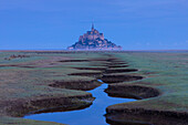 Mont Saint Michel bei Sonnenaufgang, UNESCO-Weltkulturerbe, Normandie, Frankreich, Europa