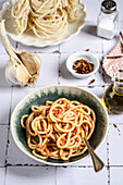 Pici all'aglione Toskanische Nudeln mit Knoblauchsauce