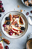 Muesli with yoghurt and autumnal fruit