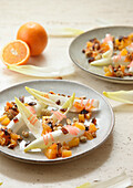 Chicorée-Salat mit Orangen und Nüssen
