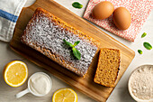 Cake made with whole wheat flour, lemon and yogurt.