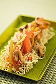 Noodles with chicken, vegetables and cashew nuts