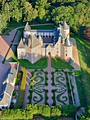 Frankreich, Cher, Berry, Chateau de Blancafort, die Jacques-Coeur-Straße (Luftaufnahme)