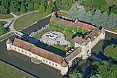 Frankreich, Yvelines, Schloss von Villiers le Mahieu, Luxushotel (Luftaufnahme)