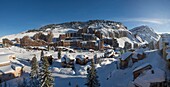 Frankreich, Haute Savoie, Chablais-Massiv, Skigebiet Portes du Soleil, Avoriaz, Panoramablick auf das Skigebiet