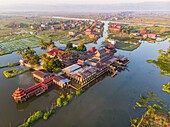 Myanmar (Birma), Shan-Staat, Inle-See, Kloster Kyaung Nga Hpe oder Nga PheChaung (Luftaufnahme)
