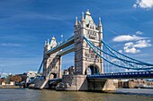 United Kingdom, London, Tower Bridge, swinging bridge across the Thames, between Southwark and Tower Hamlets districts