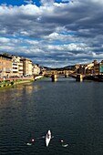 Italien, Toskana, Florenz, historisches Zentrum, von der UNESCO zum Weltkulturerbe erklärt, Ponte Vecchio am Arno