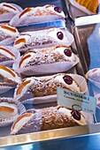 Italien, Toskana, Florenz, historisches Zentrum, von der UNESCO zum Weltkulturerbe erklärt, Da Scudieri Gebäck, cannolo siciliano