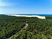 France, Gironde, Bassin d'Arcachon, La Teste de Buch, Dune du Pilat (aerial view)