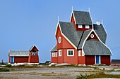 Grönland, Westküste, Disko-Insel, Qeqertarsuaq, die Kirche wird wegen ihrer charakteristischen achteckigen Form "Tintenfass des Herrn" genannt