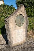 Frankreich, Jura, Arbois, Pasteur gewidmetes Denkmal zum Gedenken an sein Erlebnis im September 1860 im Freien, bei dem er die Existenz von Spontanzeugungen bewies