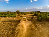 Kenia, Magadi-See, das Fahrzeug von Michel Denis Huot (Luftaufnahme)