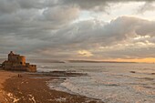 Frankreich, Pas de Calais, Opalküste, Ambleteuse, Dämmerung und Sonnenuntergang, Blick auf Fort Vauban