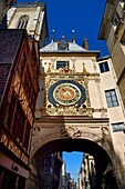 Frankreich, Seine-Maritime, Rouen, die Gros Horloge ist eine astronomische Uhr aus dem 16.