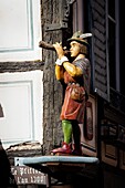France, Haut Rhin, Ribeauville, statue of a strolling fiddler.