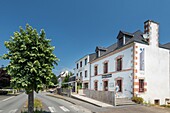 Frankreich, Morbihan, Pluméliau-Bieuzy, das Dorf Saint-Nicolas-des-eaux mit dem Tourismusbüro