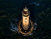 Frankreich, Gironde, Verdon sur Mer, Felsplateau von Cordouan, Leuchtturm von Cordouan, gelistet als Monument Historique, Gesamtansicht bei Flut (Vogelperspektive)