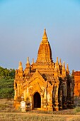 Myanmar (Burma), Mandalay region, Buddhist archaeological site of Bagan, group of temples of Lemyethna