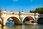 France, Paris, area listed as World Heritage by UNESCO, the Seine embankment, the Pont Neuf