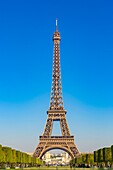 Frankreich, Paris, Gebiet, das zum Weltkulturerbe der UNESCO gehört, die Champs de Mars und der Eiffelturm