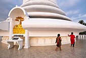 Sri Lanka, Southern province, Unawatuna, Japanese Peace Pagoda built with the help of Japanese monks on Rumasalla Hill