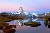 Switzerland, canton of Valais, Zermatt, the Matterhorn (4478m) from Lake Stellisee