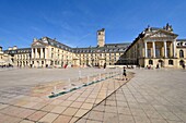 France, Cote d'Or, Dijon, area listed as World Heritage by UNESCO, fountains on the place de la Libération (Liberation Square) in front of the tower Philippe le Bon (Philip the Good) and the Palace of the Dukes of Burgundy which houses the town hall and the Museum of Fine Arts
