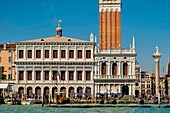 Italien, Venetien, Venedig, von der UNESCO zum Weltkulturerbe erklärt, Eingang zum Markusplatz vom Canal Grande aus